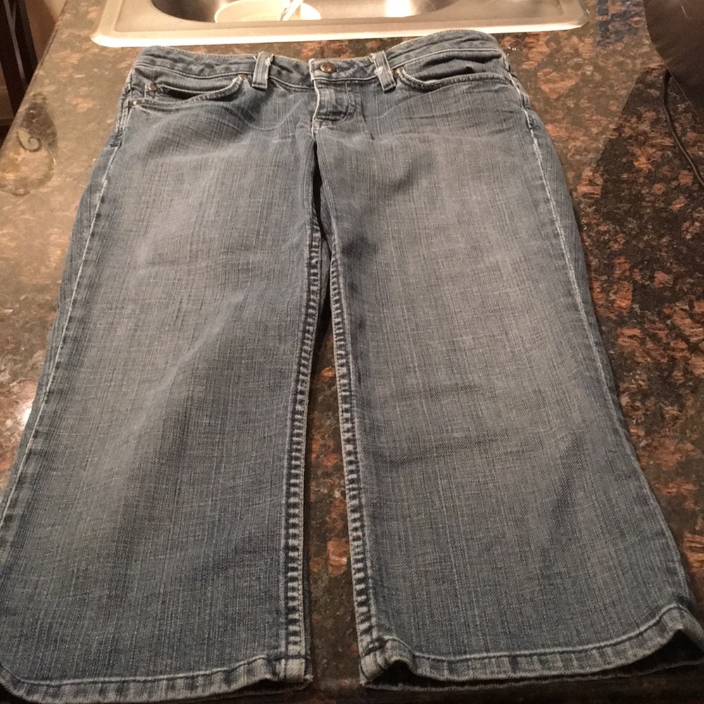 Juicy Couture Capri Jeans